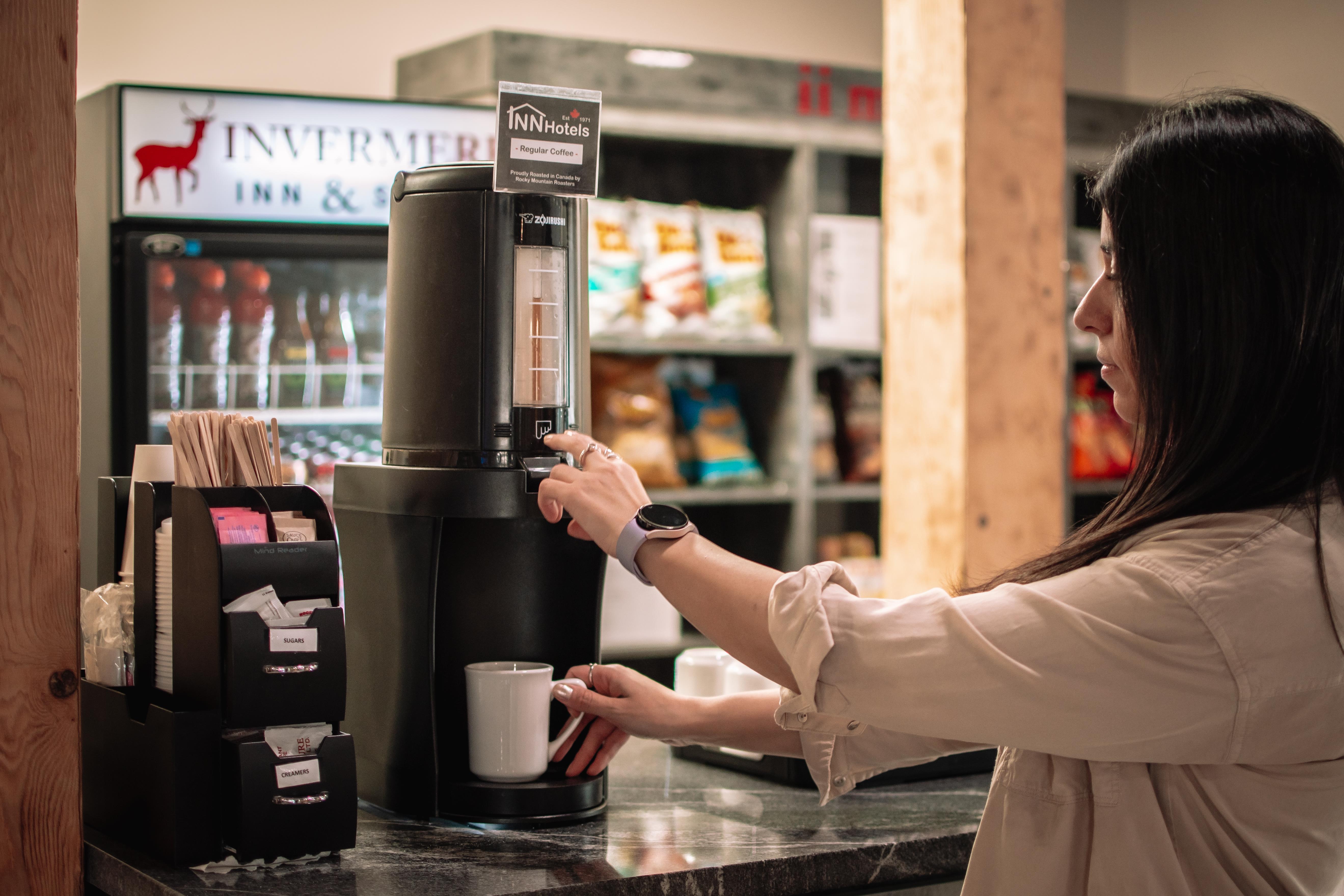 restaurant in Invermere Inn & Suites